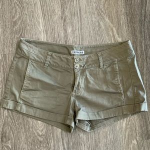 Express preppy olive green chino shorts - size 4